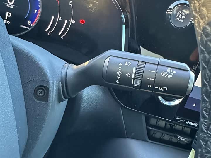 Фото 26 - Lexus NX