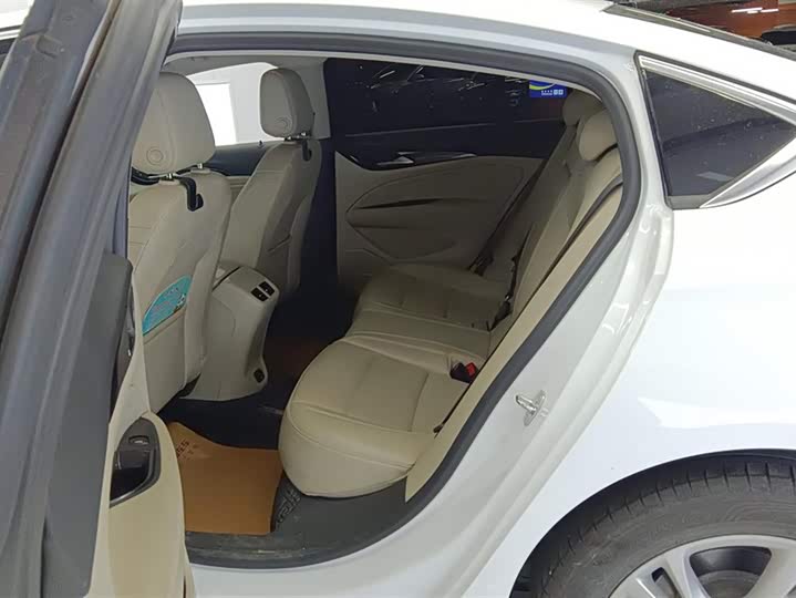 Фото 11 - Buick Regal