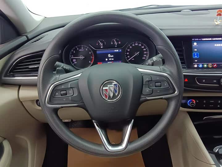 Фото 15 - Buick Regal