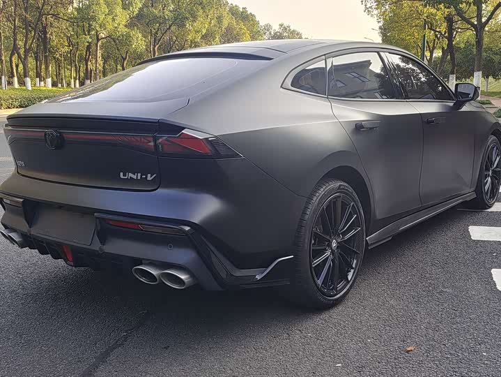 Фото 12 - Changan UNI-V