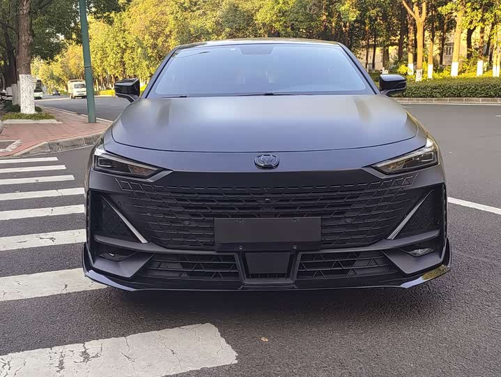 Фото 2 - Changan UNI-V