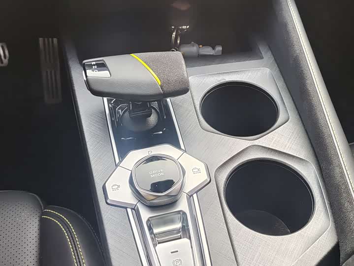 Фото 8 - Changan UNI-V