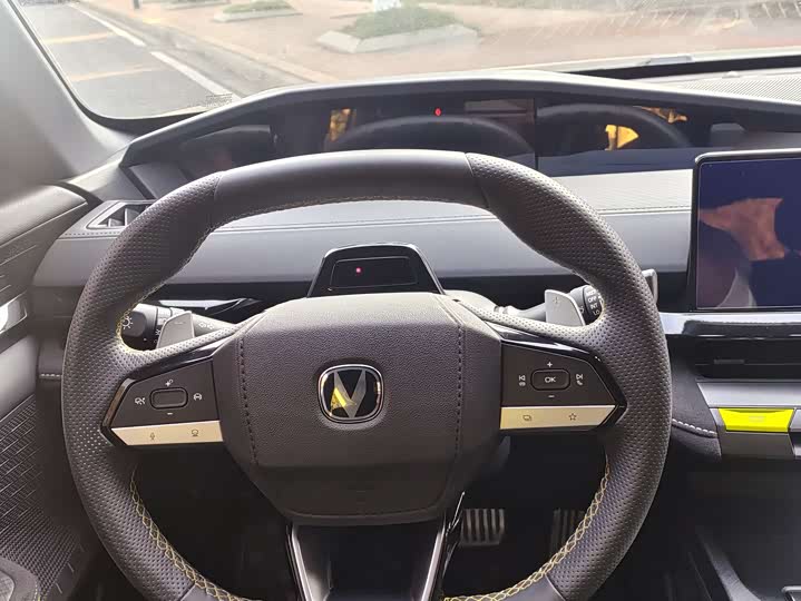 Фото 9 - Changan UNI-V