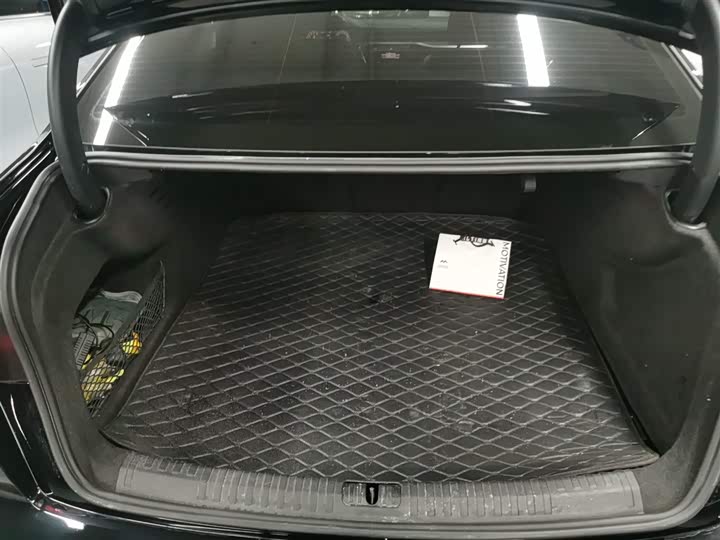 Фото 19 - Audi A6L