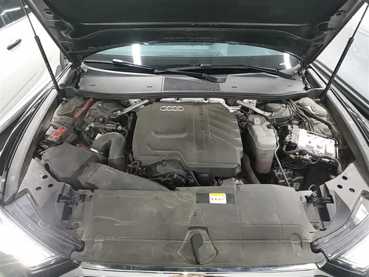 Фото 20 - Audi A6L