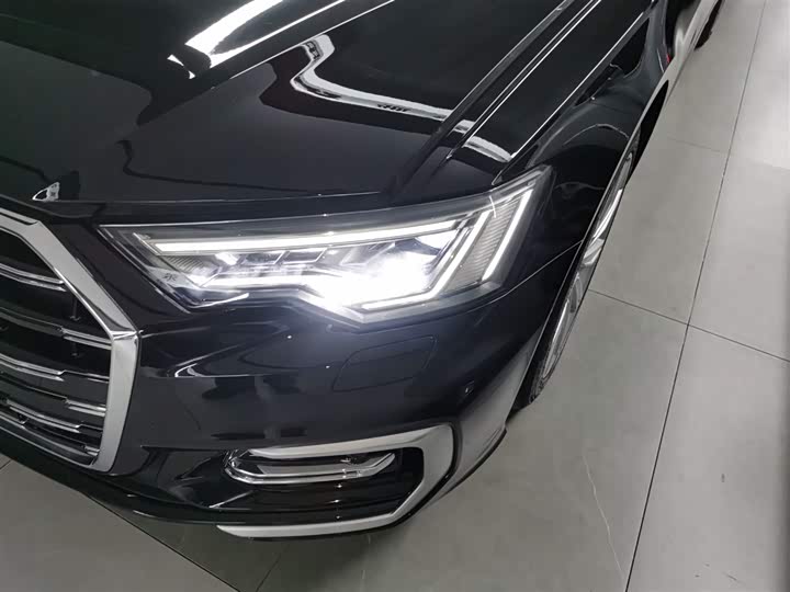 Фото 24 - Audi A6L