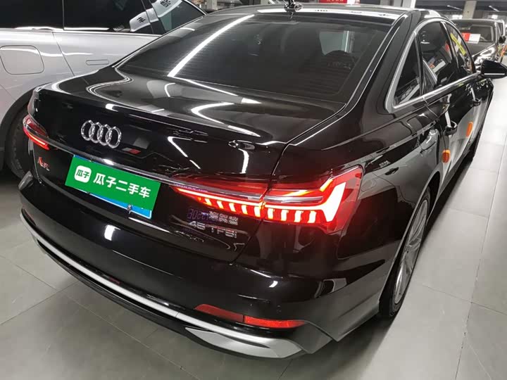 Фото 7 - Audi A6L