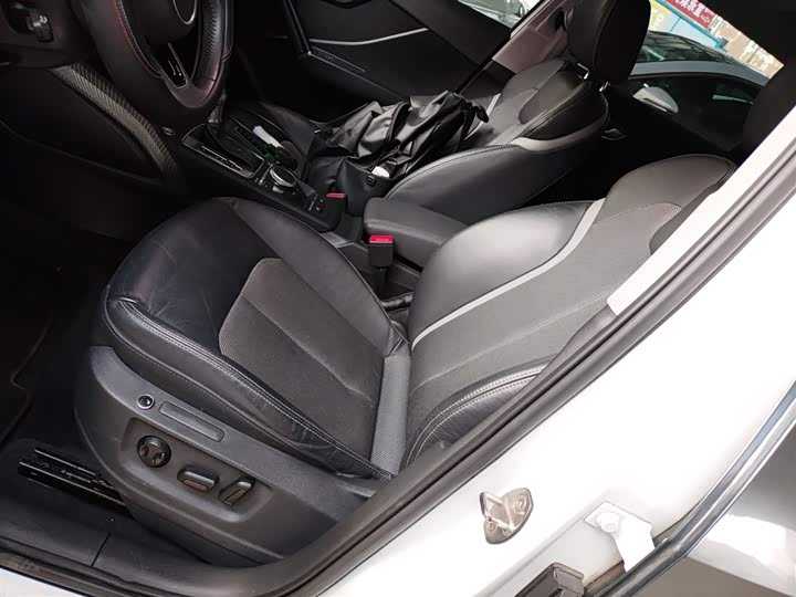 Фото 15 - Audi Q2L e-tron