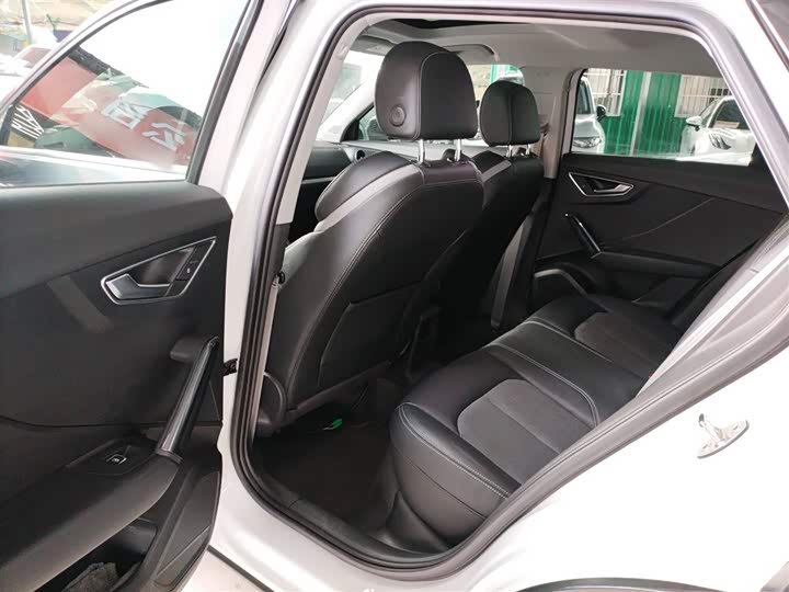 Фото 17 - Audi Q2L e-tron