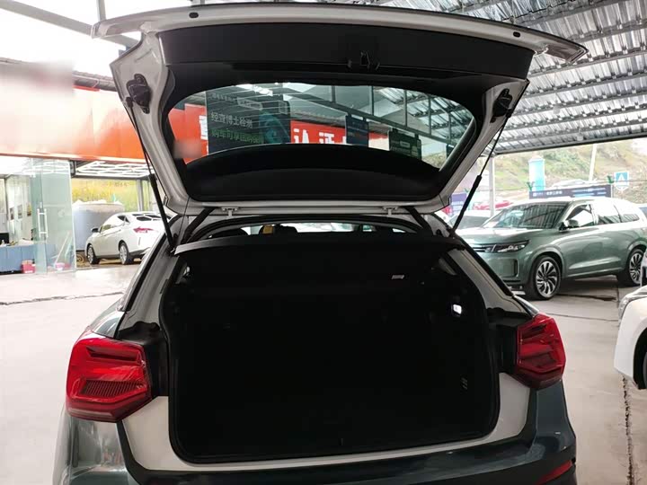 Фото 19 - Audi Q2L e-tron