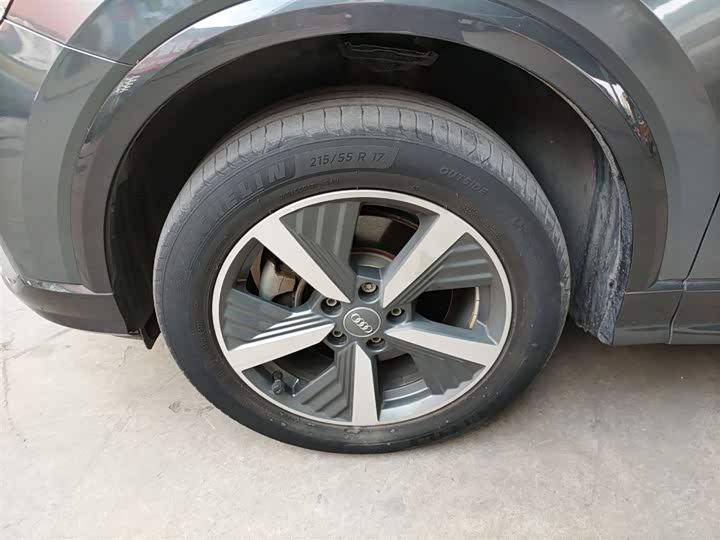 Фото 23 - Audi Q2L e-tron