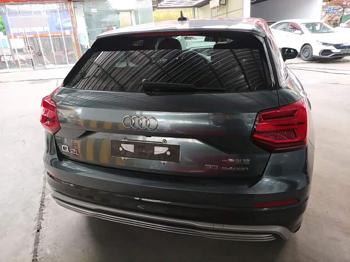Фото 6 - Audi Q2L e-tron