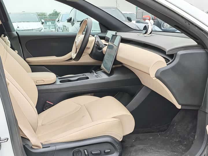 Фото 6 - Nio ET5T