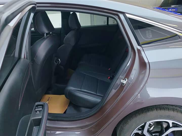 Фото 11 - MG Motor 5