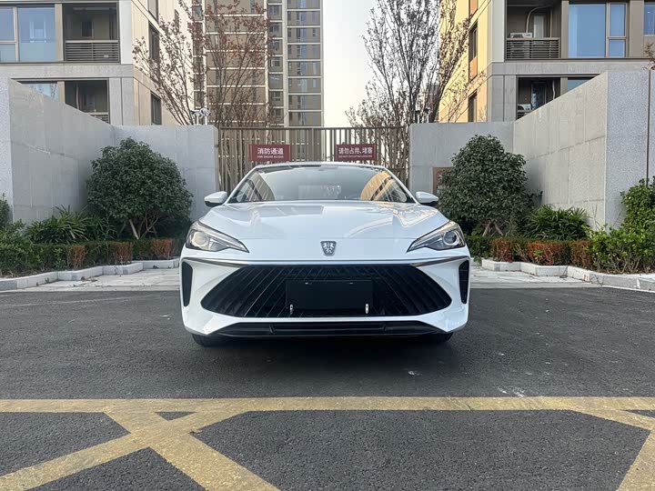 Фото 2 - Roewe i5