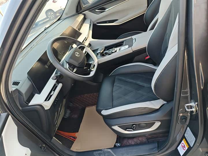 Фото 15 - Changan CS75 Plus