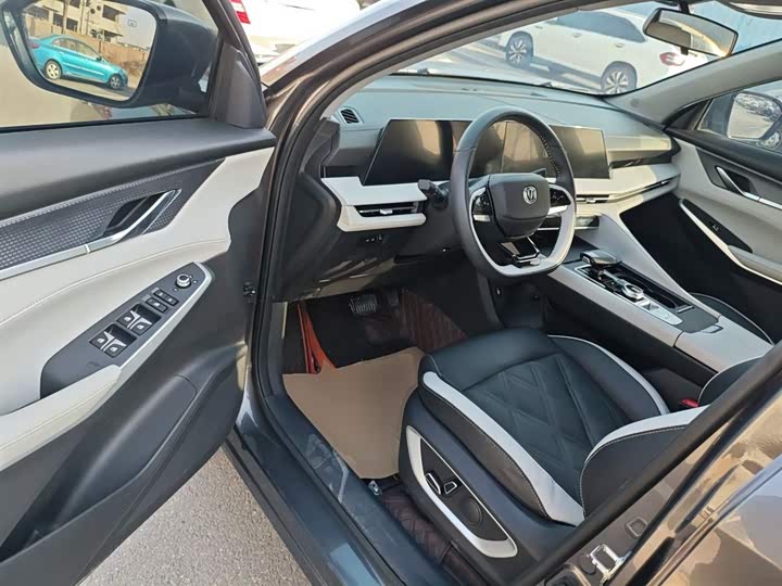 Фото 16 - Changan CS75 Plus