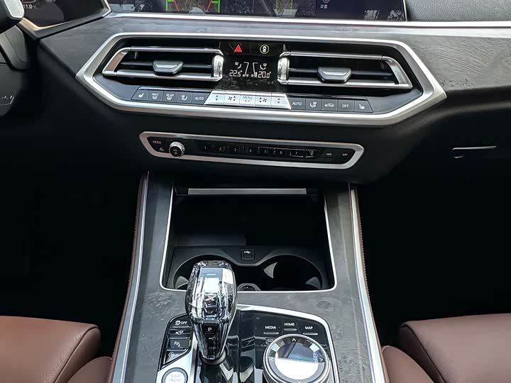 Фото 14 - BMW X5