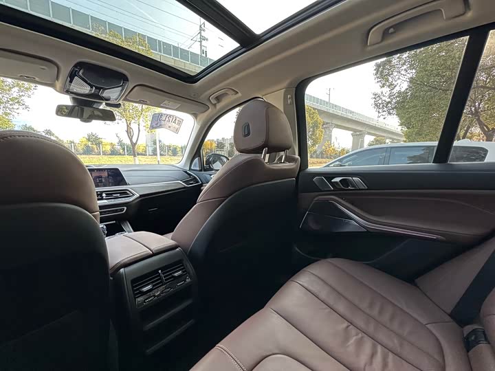 Фото 16 - BMW X5