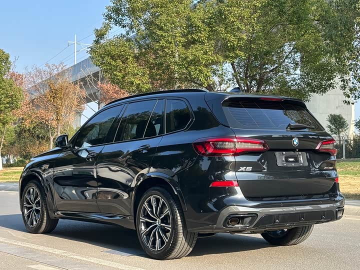 Фото 26 - BMW X5