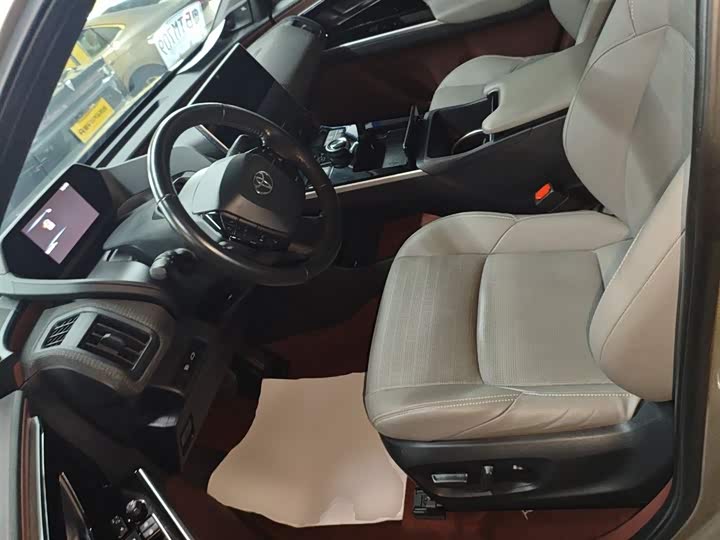 Фото 15 - Toyota bZ4X