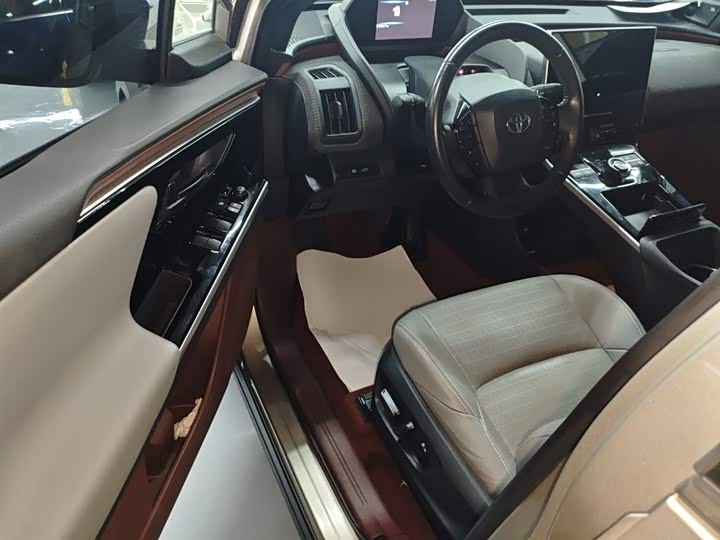 Фото 16 - Toyota bZ4X