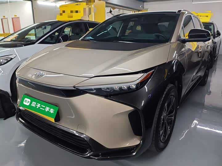 Фото 2 - Toyota bZ4X