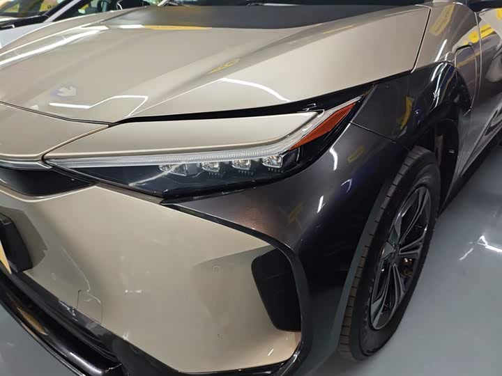 Фото 24 - Toyota bZ4X