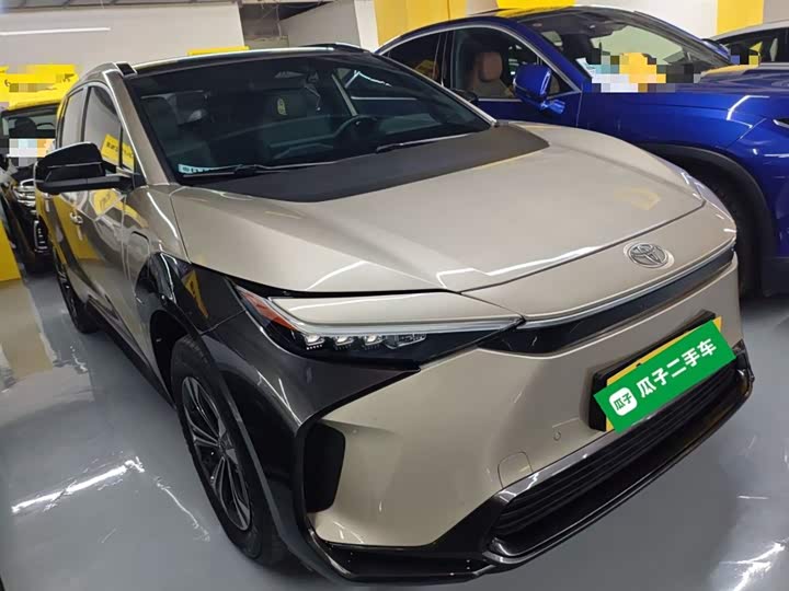 Фото 4 - Toyota bZ4X