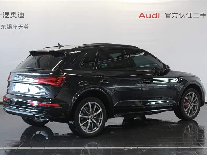 Фото 5 - Audi Q5L