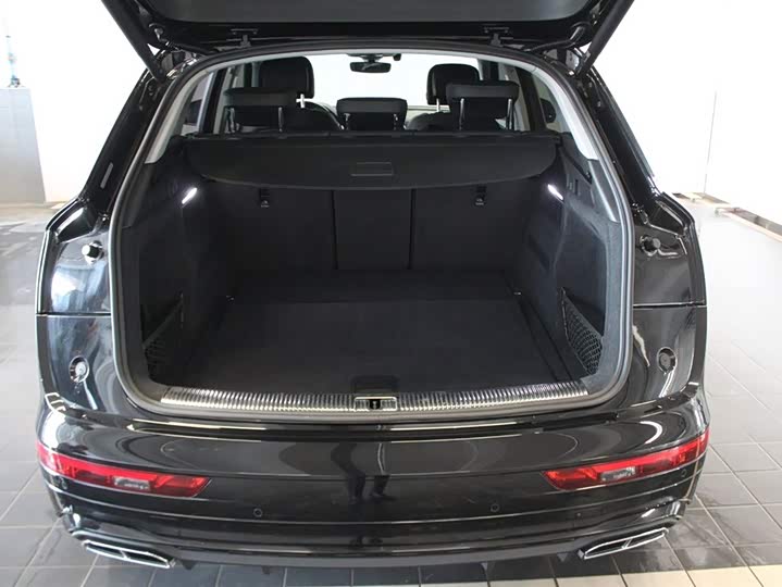 Фото 7 - Audi Q5L