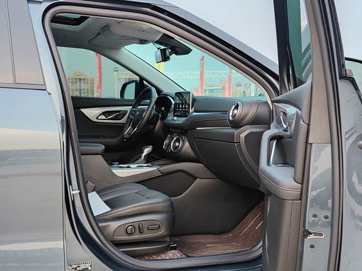 Фото 13 - Chevrolet Blazer