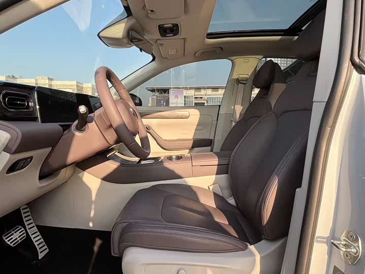 Фото 12 - Leapmotor C11