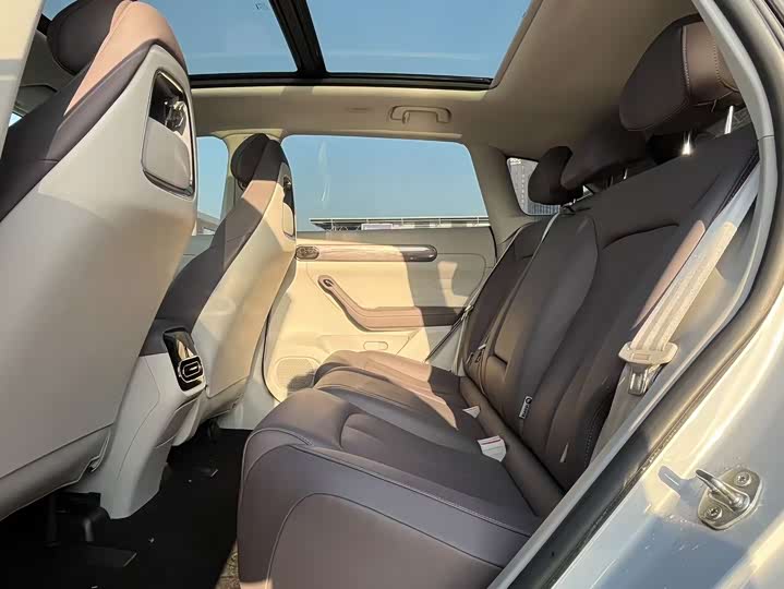 Фото 14 - Leapmotor C11