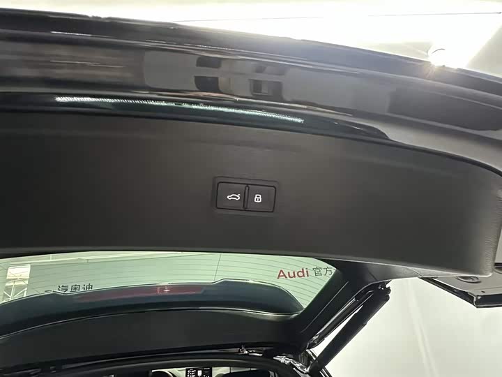 Фото 13 - Audi Q5L