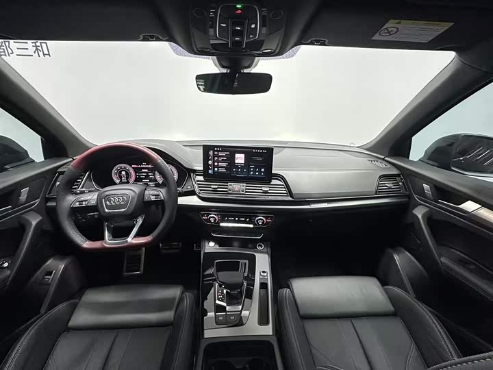 Фото 6 - Audi Q5L