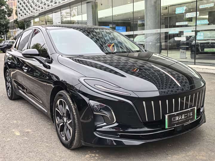 Фото 3 - Hongqi E-QM5