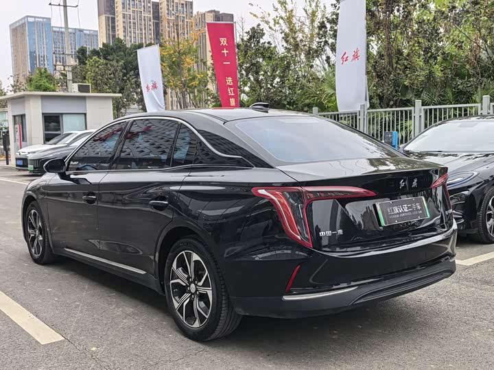 Фото 7 - Hongqi E-QM5