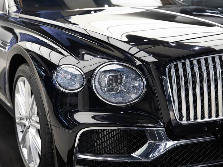 Фото 15 - Bentley Flying Spur