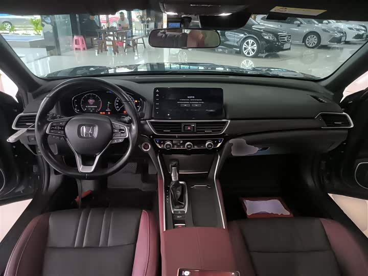 Фото 10 - Honda Inspire