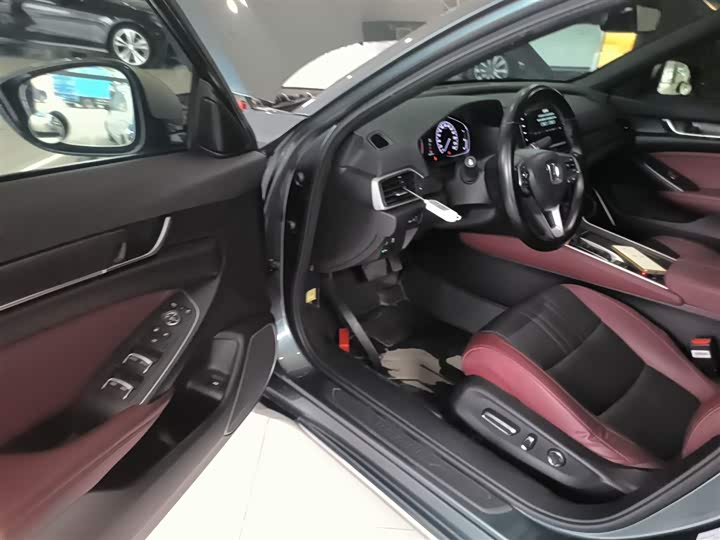 Фото 16 - Honda Inspire