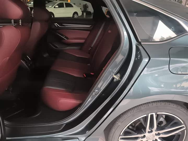 Фото 17 - Honda Inspire