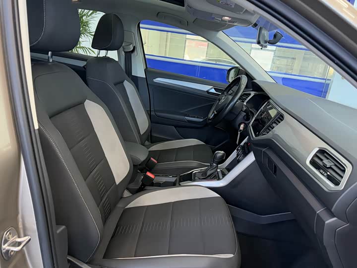 Фото 11 - Volkswagen T-Roc