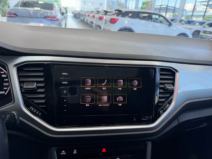 Фото 15 - Volkswagen T-Roc