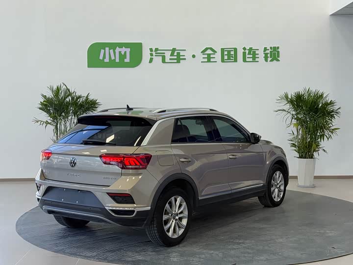 Фото 2 - Volkswagen T-Roc