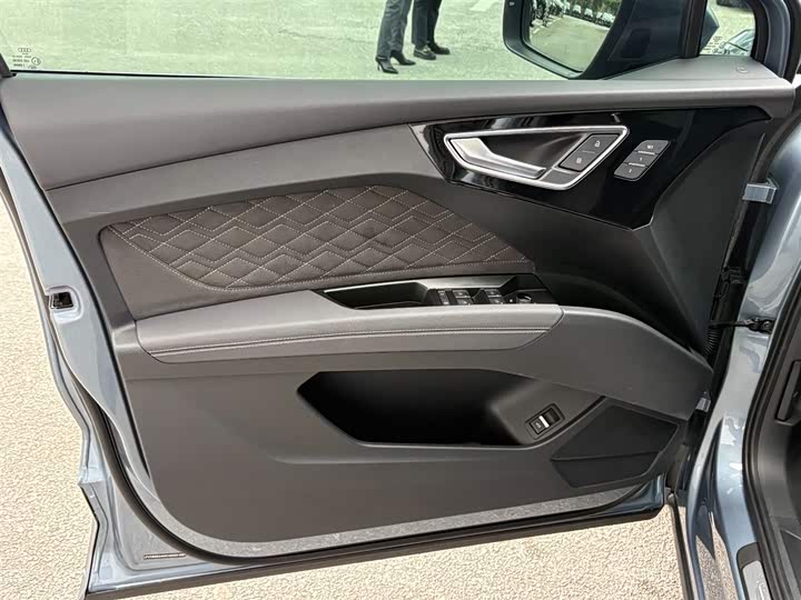 Фото 11 - Audi Q4 e-tron