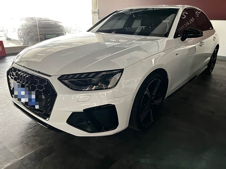 Фото 1 - Audi A4L