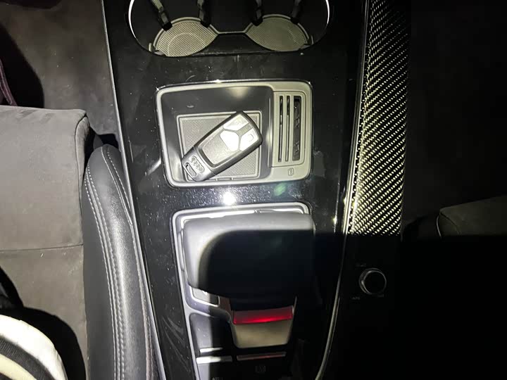 Фото 12 - Audi A4L