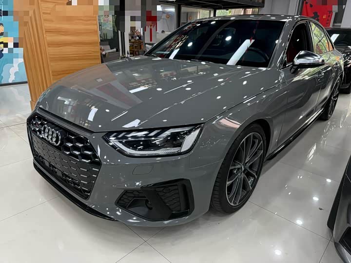 Фото 1 - Audi S4