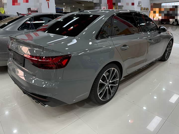 Фото 11 - Audi S4